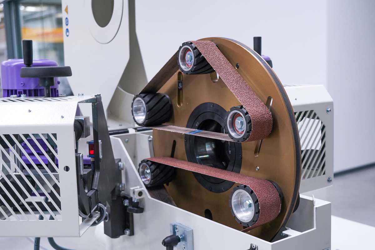 abrasive-belt-on-wheel-for-round-tube-grinding
