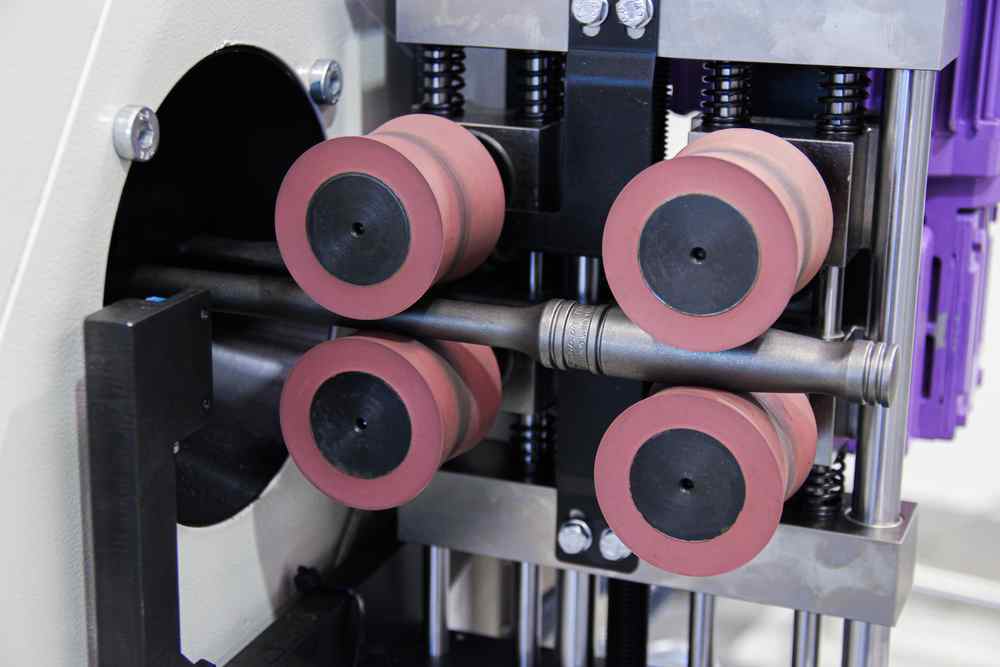 irregular-tubular-feeding-system-for-pipe-polishing-machine