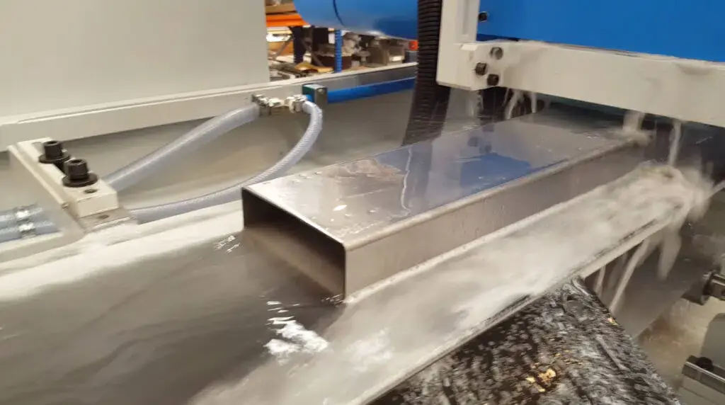 BELT-GRINDING-SQUARE-RECTANGULAR-TUBE-4-1024x572.jpg